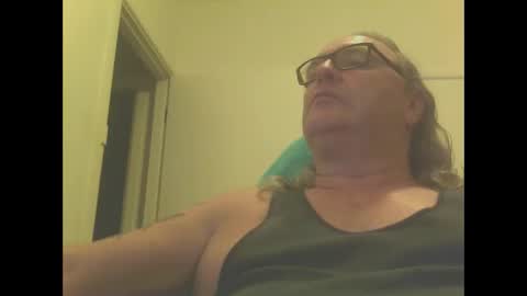 Snapshot of knobout chatting on 12, 3, 2025 knobout online show from 12, 3, 2025