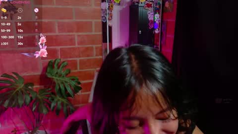 Snapshot of komatsu_ chatting on 6, 3, 2025 Komatsu Lilith online show from 6, 3, 2025