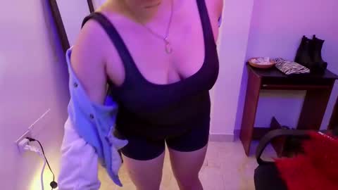 Snapshot of koning_moretti chatting on 25, 2, 2026 camila online show from 25, 2, 2026