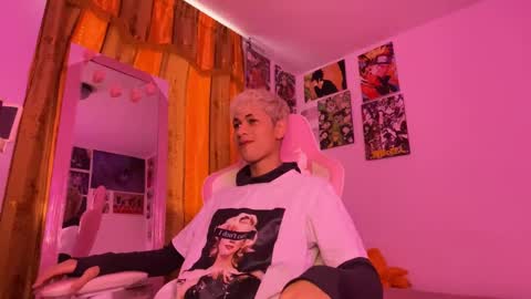 Snapshot of konni_ken chatting on 19, 1, 2025 Konni Moore online show from 19, 1, 2025