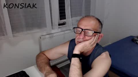 Snapshot of konsiak chatting on 13, 9, 2025 Komsiak online show from 13, 9, 2025