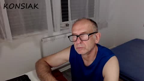 Snapshot of konsiak chatting on 15, 9, 2025 Komsiak online show from 15, 9, 2025