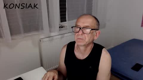 Snapshot of konsiak chatting on 19, 9, 2025 Komsiak online show from 19, 9, 2025