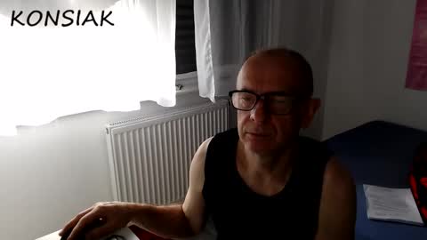 Snapshot of konsiak chatting on 12, 10, 2025 Komsiak online show from 12, 10, 2025