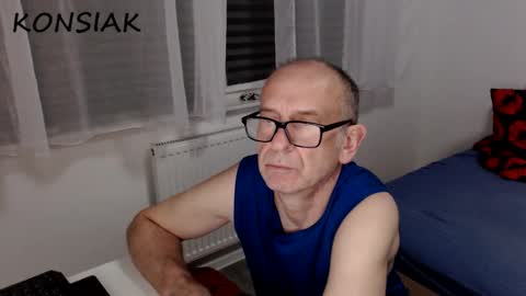 Snapshot of konsiak chatting on 19, 10, 2025 Komsiak online show from 19, 10, 2025