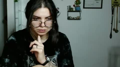 Snapshot of koranikky08 chatting on 14, 9, 2025 Karoll online show from 14, 9, 2025