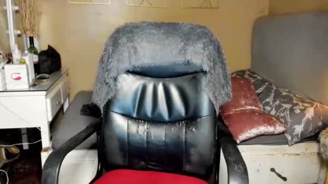 MISS ALICIA online show from 4, 1, 2025