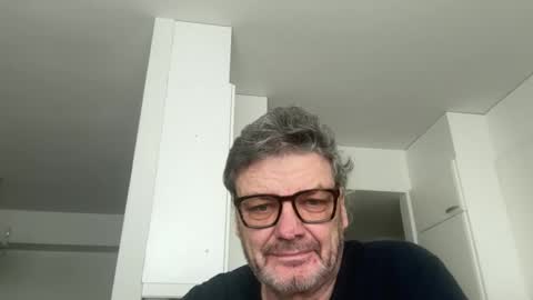 kovapoika online show from 18, 10, 2025