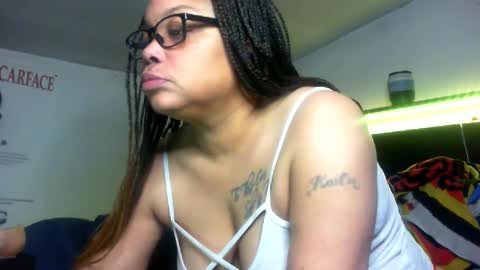 Snapshot of kremekatie chatting on 12, 1, 2025 Kremekatie online show from 12, 1, 2025