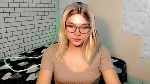 Snapshot of krezikeed chatting on 16, 3, 2026 krezikeed online show from 16, 3, 2026