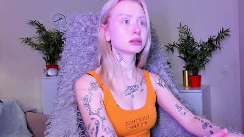 Snapshot of kris_grant chatting on 8, 12, 2024 kris_grant online show from 8, 12, 2024
