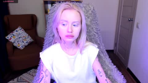 Snapshot of kris_grant chatting on 22, 12, 2024 kris_grant online show from 22, 12, 2024