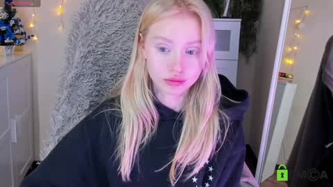 Snapshot of kris_grant chatting on 28, 12, 2024 kris_grant online show from 28, 12, 2024