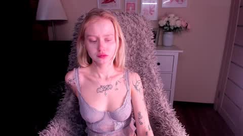 Snapshot of kris_grant chatting on 8, 2, 2025 kris_grant online show from 8, 2, 2025