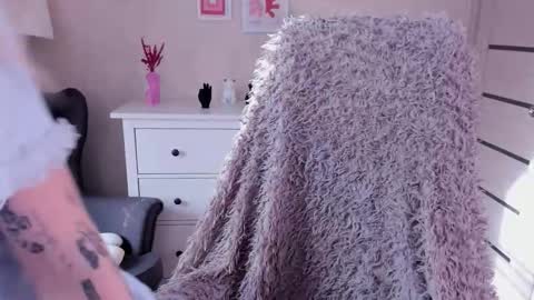 kris_grant online show from 8, 10, 2025