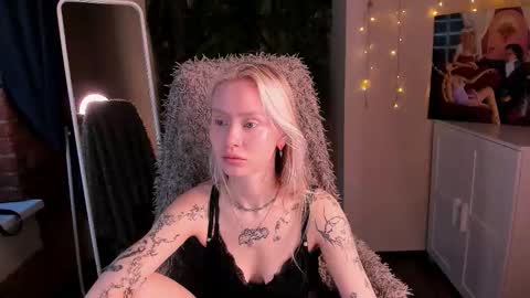 kris_grant online show from 14, 11, 2025