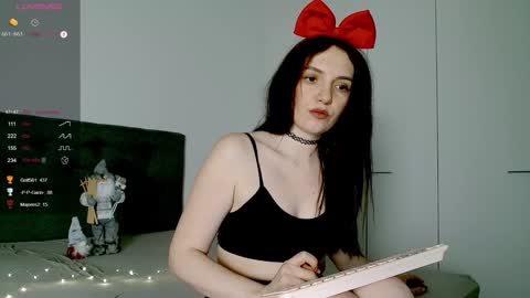 Snapshot of kris_kiskis chatting on 3, 12, 2024 Kris kiskis online show from 3, 12, 2024
