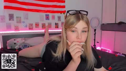 Snapshot of krisi_myrr chatting on 2, 3, 2026 Kristina3 online show from 2, 3, 2026