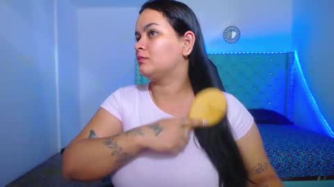 kriss_sweetboobs online show from 10, 1, 2025