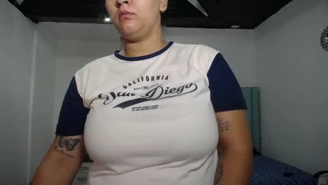 kriss_sweetboobs online show from 12, 1, 2025