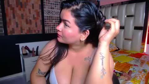 Snapshot of kriss_sweetboobs chatting on 12, 9, 2025 kriss_sweetboobs online show from 12, 9, 2025