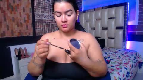 Snapshot of kriss_sweetboobs chatting on 9, 10, 2025 kriss_sweetboobs online show from 9, 10, 2025