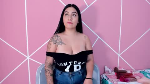 Snapshot of krissttal__ chatting on 23, 9, 2025 kristal online show from 23, 9, 2025