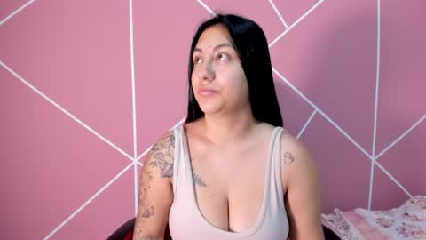 Snapshot of krissttal__ chatting on 3, 10, 2025 kristal online show from 3, 10, 2025