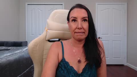 Krissy online show from 2, 2, 2025