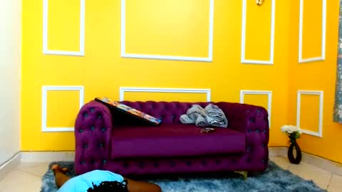Thaterotic woman online show from 12, 2, 2025