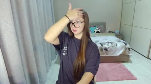 Snapshot of kristall_xxx chatting on 15, 10, 2025 twitter    Annemarye 23 online show from 15, 10, 2025