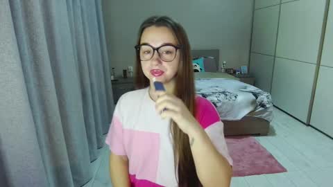 Snapshot of kristall_xxx chatting on 18, 10, 2025 twitter    Annemarye 23 online show from 18, 10, 2025