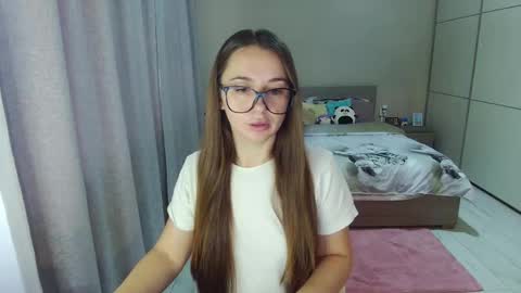 Snapshot of kristall_xxx chatting on 26, 10, 2025 twitter    Annemarye 23 online show from 26, 10, 2025