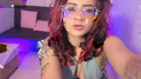 kristen_tay online show from 11, 4, 2026