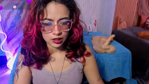 kristen_tay online show from 8, 5, 2026