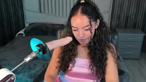 Kristen Bread online show from 4, 10, 2025