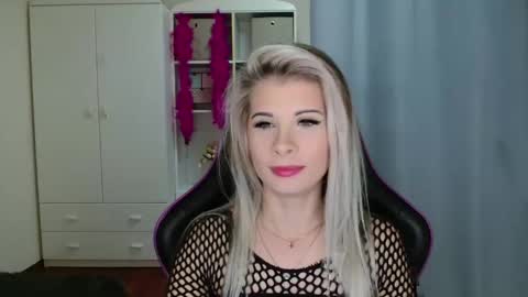 KristineAmore online show from 31, 10, 2025