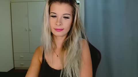 KristineAmore online show from 17, 12, 2025