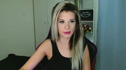 Snapshot of kristineamore chatting on 12, 1, 2026 KristineAmore online show from 12, 1, 2026