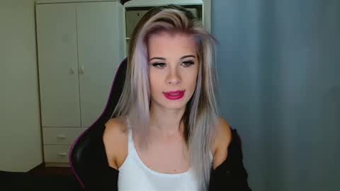 Snapshot of kristineamore chatting on 14, 1, 2026 KristineAmore online show from 14, 1, 2026