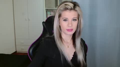 Snapshot of kristineamore chatting on 3, 3, 2026 KristineAmore online show from 3, 3, 2026