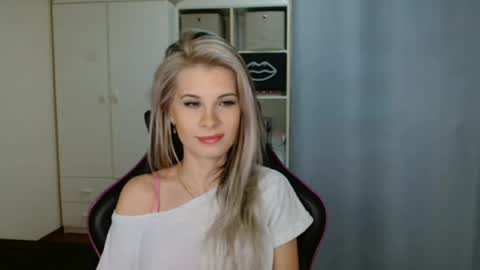 Snapshot of kristineamore chatting on 26, 3, 2026 KristineAmore online show from 26, 3, 2026