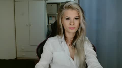 Snapshot of kristineamore chatting on 6, 4, 2026 KristineAmore online show from 6, 4, 2026