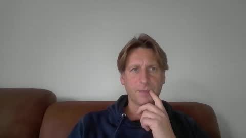 Snapshot of kristof8504 chatting on 26, 11, 2025 kristof8504 online show from 26, 11, 2025