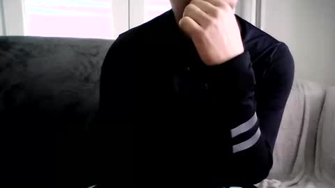 kristoffer220 online show from 10, 3, 2025