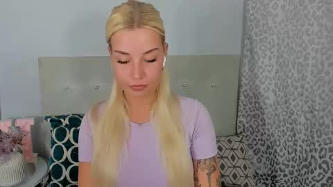 Snapshot of kristyflowers chatting on 23, 4, 2026 KristyFlowers online show from 23, 4, 2026
