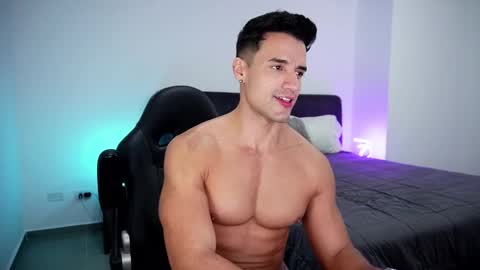 Snapshot of krops_ chatting on 8, 2, 2025 KROPS online show from 8, 2, 2025