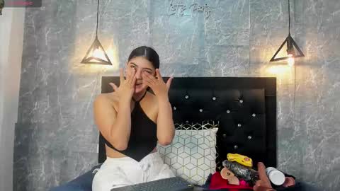 Kystal Taylor online show from 10, 10, 2025