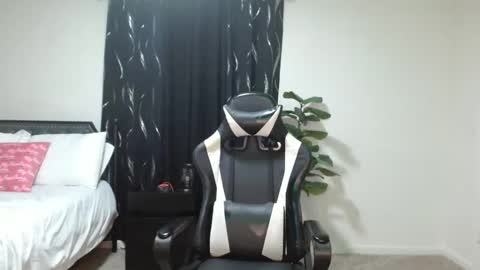 Snapshot of krystalblakexxx chatting on 30, 4, 2026 Krystal Blake online show from 30, 4, 2026