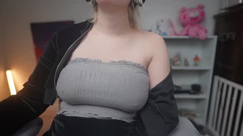 Krystal Syx online show from 12, 1, 2025